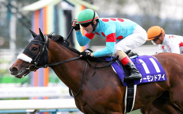 アーモンドアイ